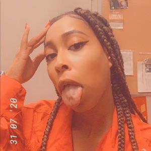 Meet your Posher, Kiana